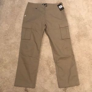 NWT MEN’S NIKE SB cargo pants